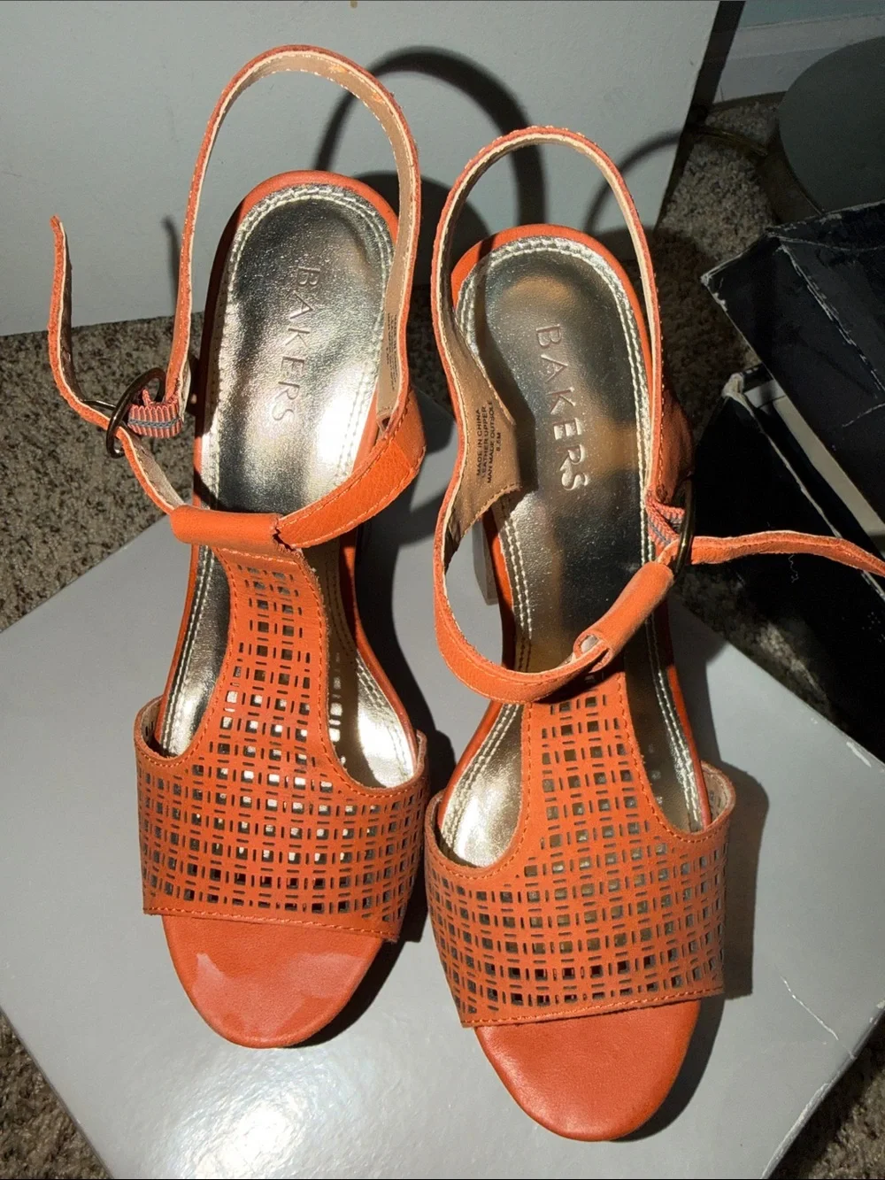 NIB Y2K Bakers Orange Nikki Laser-Cut Platform Sandals with Wood Block Heel 8.5M